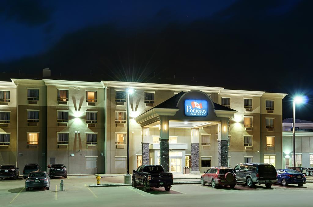 Pomeroy Inn And Suites Vermilion Exterior foto